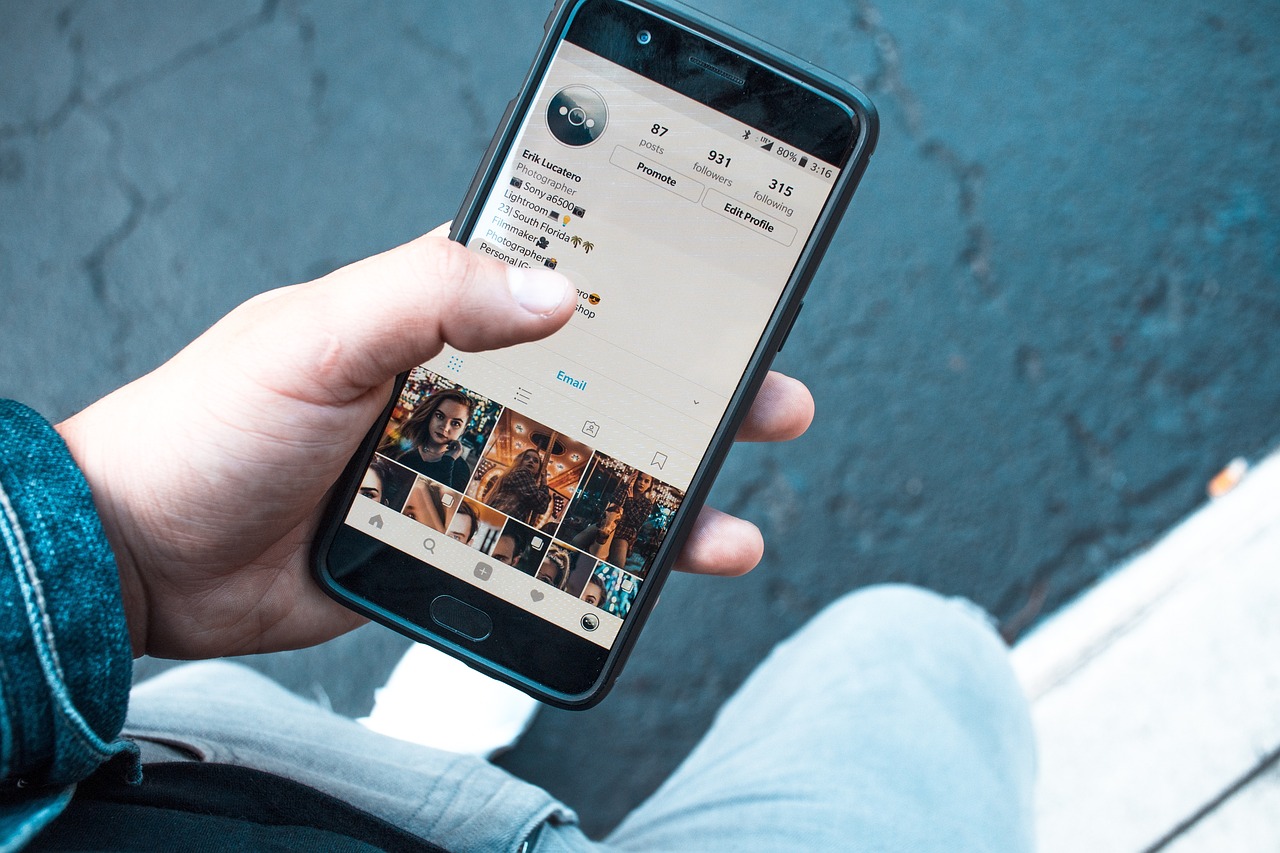découvrez l'importance des réseaux sociaux dans notre société moderne. apprenez comment les plateformes de médias sociaux peuvent améliorer votre visibilité, renforcer vos relations et dynamiser votre stratégie marketing.