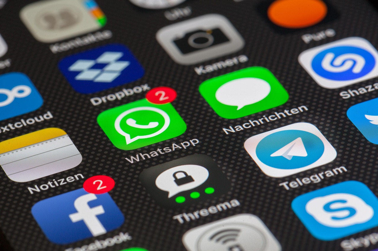 découvrez l'univers des réseaux sociaux : tendances, stratégies et outils pour maximiser votre impact en ligne et interagir efficacement avec votre audience.